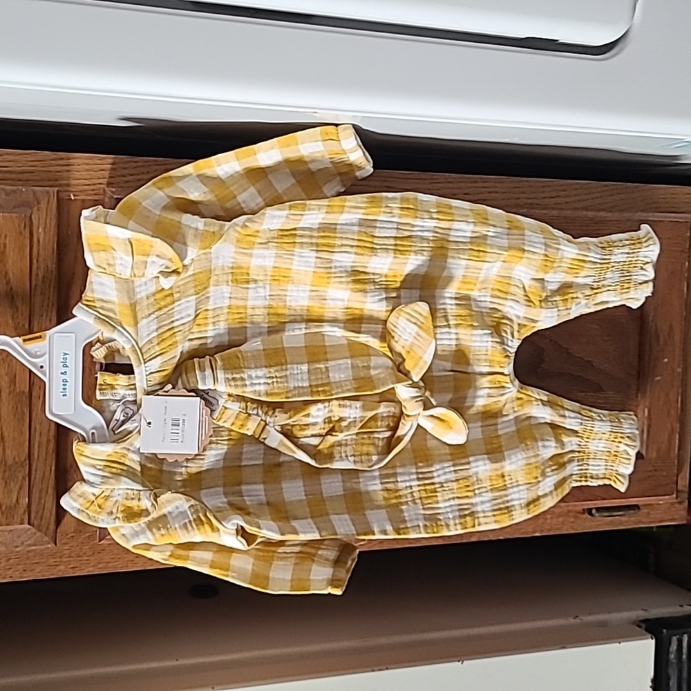 MudPie girl 0-3m romper